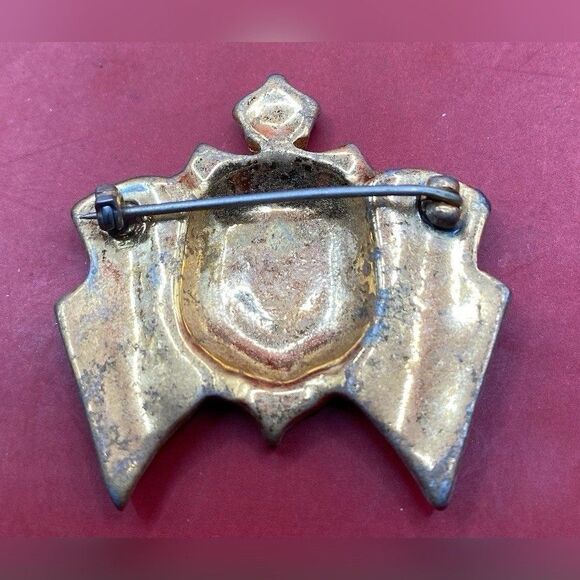 Vintage Heraldic Crest Brooch Gold Tone Red Blue Enamel 1” *Read* - Picture 2 of 3